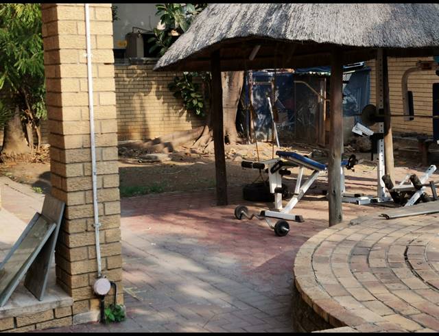 4 BEDROOM HOUSE FOR SALE IN ZINNIAVILLE